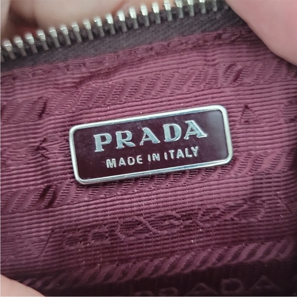 Authentic Prada wallet - Picture 10 of 11